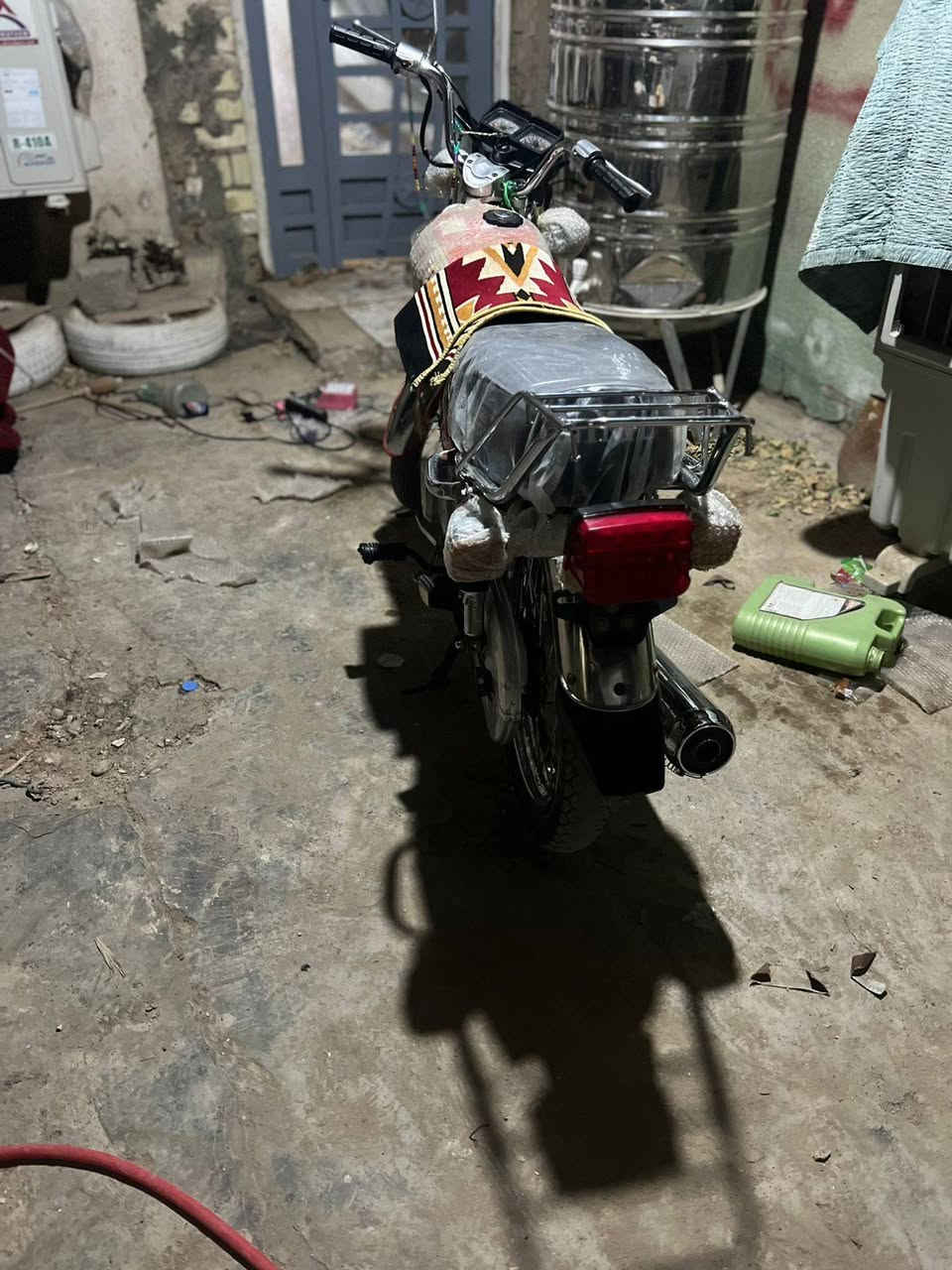 سلام عليكم حبايب دراجه نامه تراجه نضيفه كفاله عامه تجي تفحص وشوف شوفت عينك دراجه موديل ربعه وعشرين طالعه بل خمسه وعشرين البيع السعر خمسميه وخمسين وبسهة مجال بسيط  الخاص مفتوح وهاذه رقمي بي بس وتساب ***********
