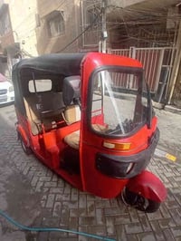 السلام وعليكم تكتك للبيع موديل ١٨ اوراق كامله معمره بيها بس دبل الخلفي...