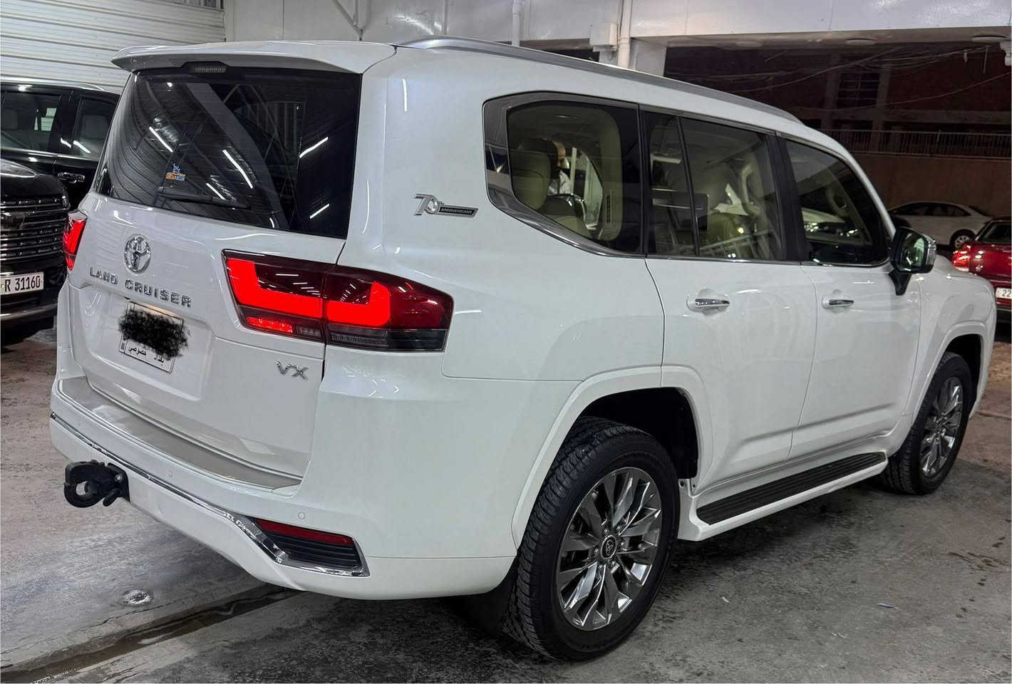 تويوتا •••• لاندكروز  (VX).   ✅✅
موديل•VX/ 2022   ✅ S ( ساز ) تنفس طبيعي

_فول مواصفات ••• 3 شاشات ((تطبيق))
_6 :: سلندر  محرك  عادى 
_جديدة جدا بحالة الوكالة  🔴  دعامى لدعامى ب شرط 📦
ماشى(  ٤٨  )الف كيلو

_جنطة كهرباء 
_تبريد كشنات
_كراسي كهرباء 
_جلد بيجي 
_سلايت
_3 شاشات بلاديه
_تشغيل  عن بعد 
_السياره فول 1/1
_مكبرات JBL
_شاشةكبير 
_كيچ ديجتال

سعر  $645.., ٦ شدات و٤٥ ورقه 

العنوان ::: بغداد الاعظميه ( شارع الضباط)

الاتصال على االرقم ***********  ☎️☎️
