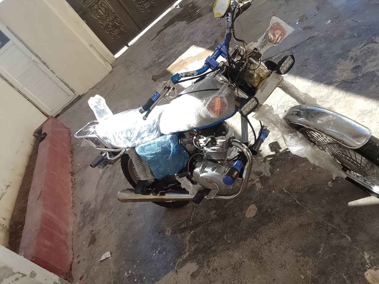 سلام عليكم دراجه للبيع موديل 2019 شاصي ومحرك 19 دراجه حلوه ناعمه بل مشي محرك شرط اخرس مفتوح بي خيط بخار🫣 قليل نشاط فول ستيرن رياضي كهرباء شغاله 
ترايك😱  ل كركوك الشراي اتصل سعر 370 📞*********** مكاني الحويجة داخل
