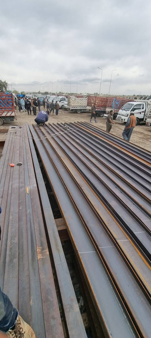 جملون جديد غير مستعمل 
الطول 30 متر 
والعرض 18 متر 
والرتفاع 6 متر 
المساحه الكليه 540 متر مربع 
السعر 13 مليون دينار عراقي 
للستفسار ***********
