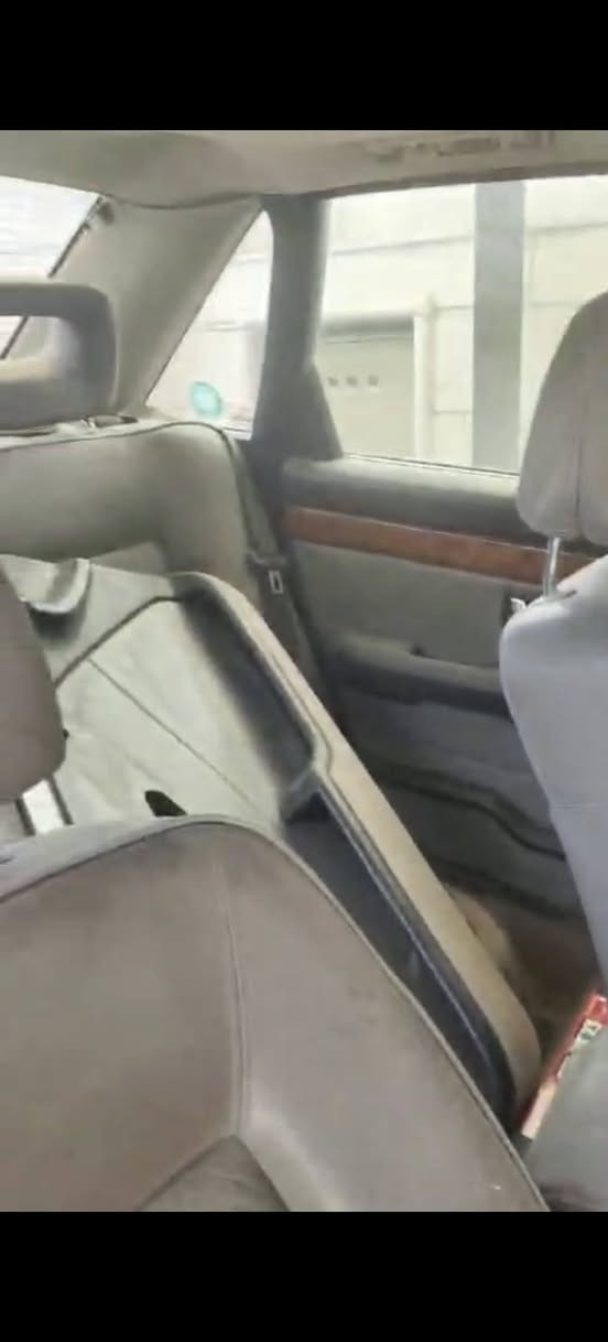 السلام عليكم.. اودي كواترو ٨ سليندر بخاخ.. موديل ١٩٩٢ فول رقم بغداد كفاله السياره بلاد كولشي شغال بيها.. فقط عطل جامه متنزل مال السايق والستيرن ثكيل.. السعر ٥٠ وبيها مجال رقم *********** او*********** عصام
