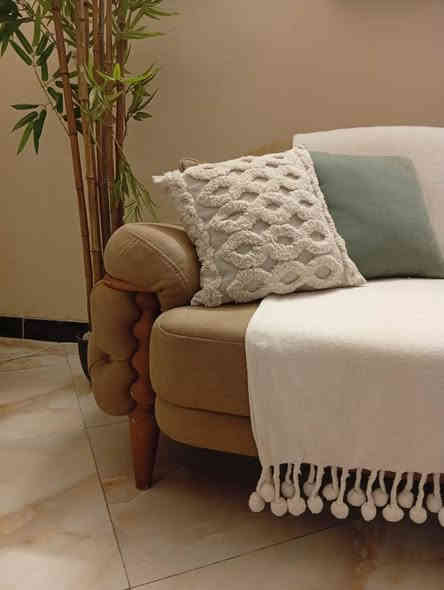 كورنر تركي مودرن قماش وتر بروف والرجلين خشب زان ويصير سرير ضهر قلاب نظيف جدا الشراي يتصل عالرقم***********
