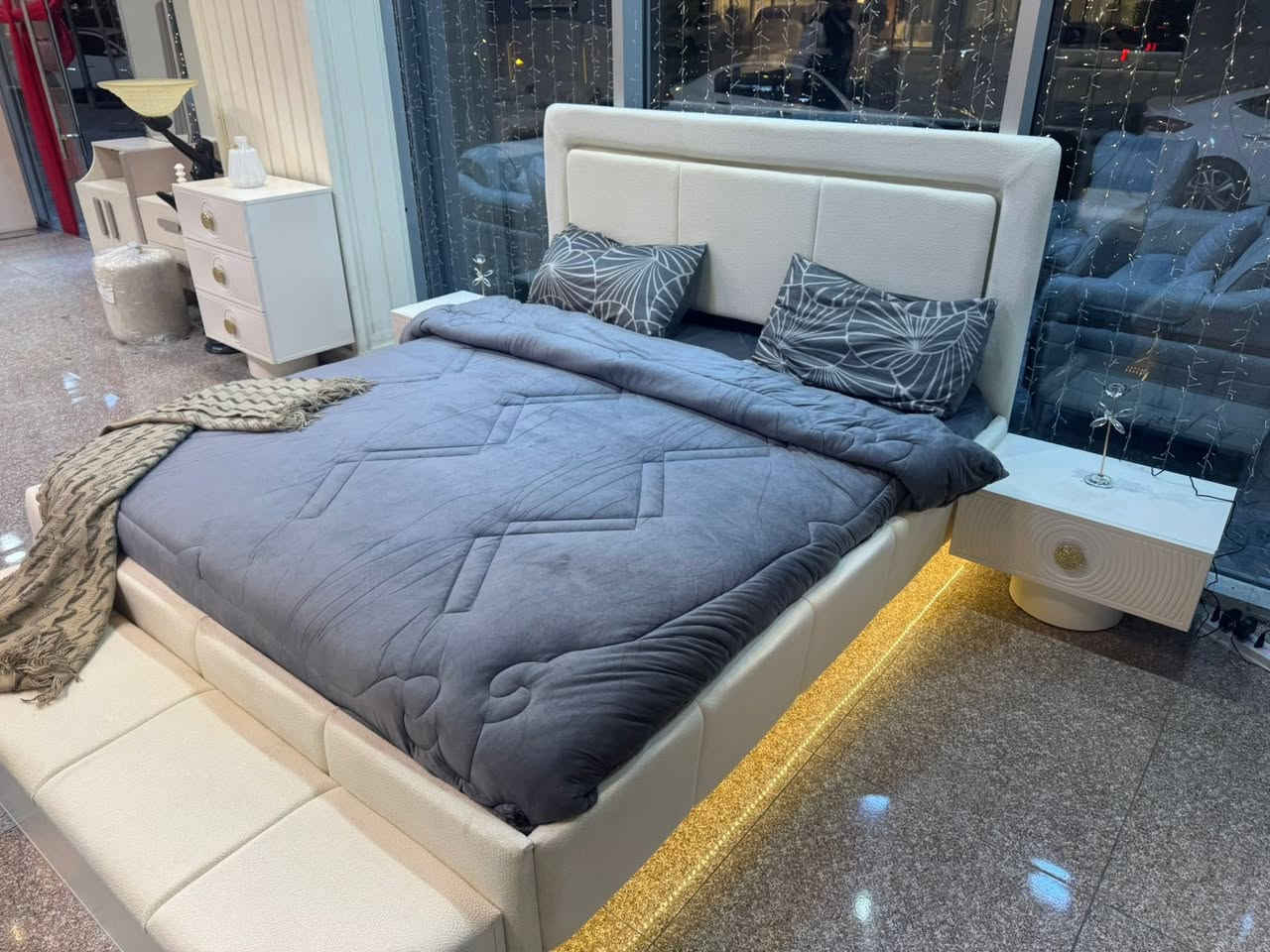 🛏️ موديل يلدز
 • عدد القطع: 10
 • الكنتور مع الملحق: 310
 • السرير مع الكومديات: 320

📩 للطلب أو الاستفسار: راسلوا الصفحة أو تواصلوا عبر الرقم:
📱 *********** (واتساب متوفر)

⸻
