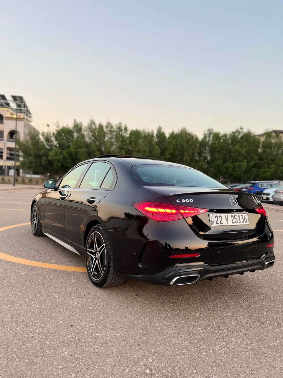 سلام عليكم
2024 MERCEDES-BENZ C-CLASS, 300 4MATIC مارسيدس c300 2024 
المسافه المقطوعه:16.300mi
الحادث:موجود صوره بلمنشور 
السياره 4MATIC يعني فور ويل 
السياره فووول مواصفات 
السعر 39.000$ وبيهه مجال يعني 390 ورقه 
موقع السياره :بغداد حي العدل 
للأستفسار: ***********
