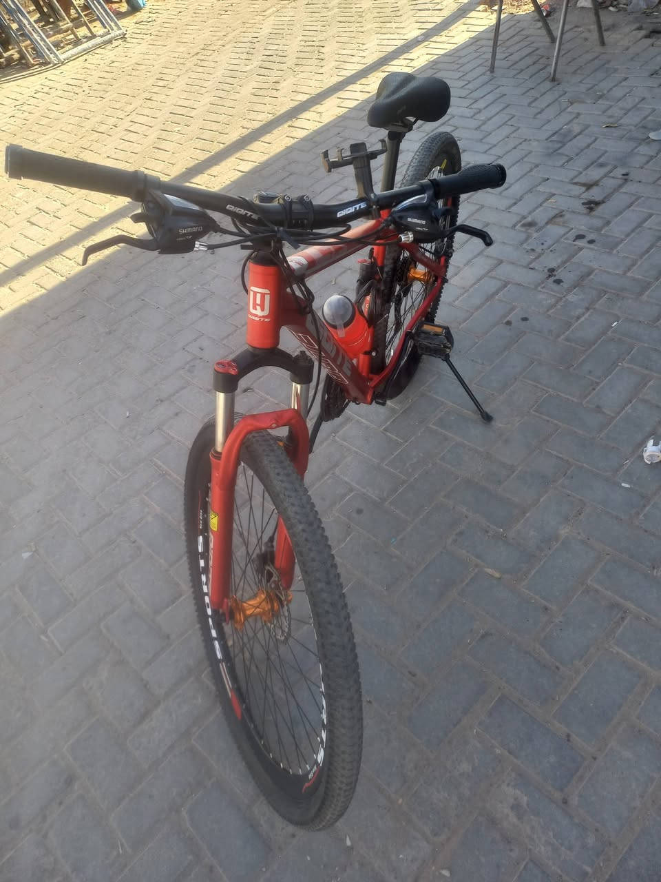 حجم ٢٩
فافون 

عكرب شيمانو 

دبل قفل 

قفل 

مطاره مي 

شغال كامل سعره ٢٠٠ الف 
رقم الهاتف ***********
بغداد مدينه الصدر الحبيبيه
