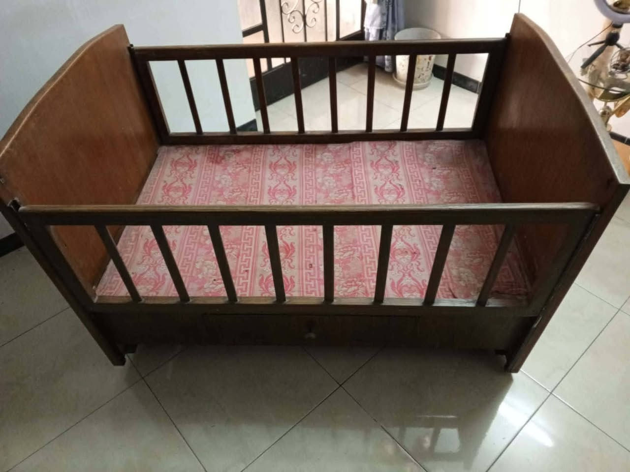 سرير صاج ثكيل  قوي تكمه السعر ٥٠ الف العنوان حي التراث يم البياع


**إذا كنت صاحب هذا الإعلان وتريد حذفه لأي سبب، رجاءا أرسل رسالة إلى الدعم الفني**