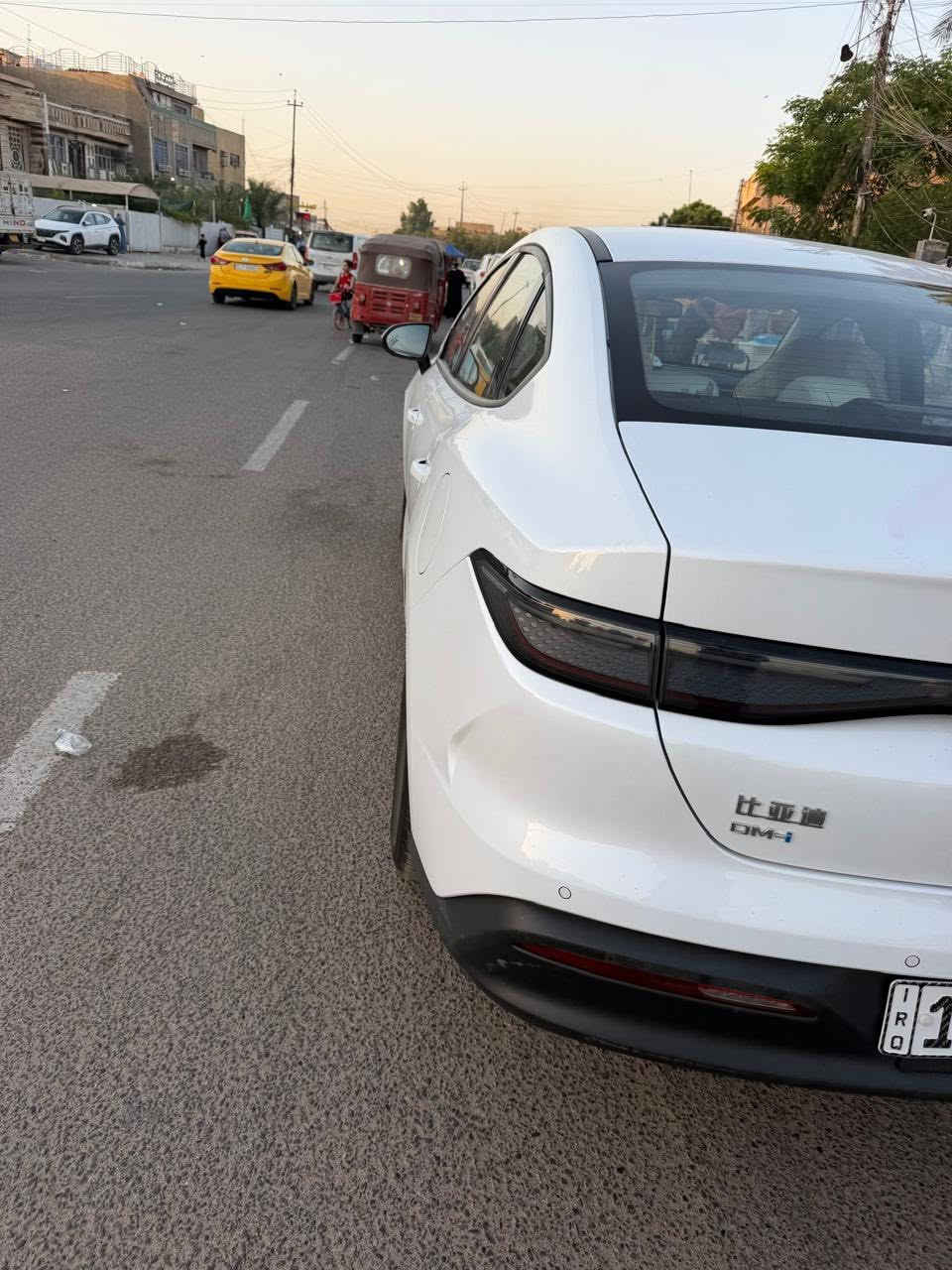 بيوايدي  سيل فايف موديل 2025 السياره مكوفله من كلشي ماشيه 8000 السعر 19ملين و800بيه مجال عنواني بغداد الطالبيه الرقم ***********
