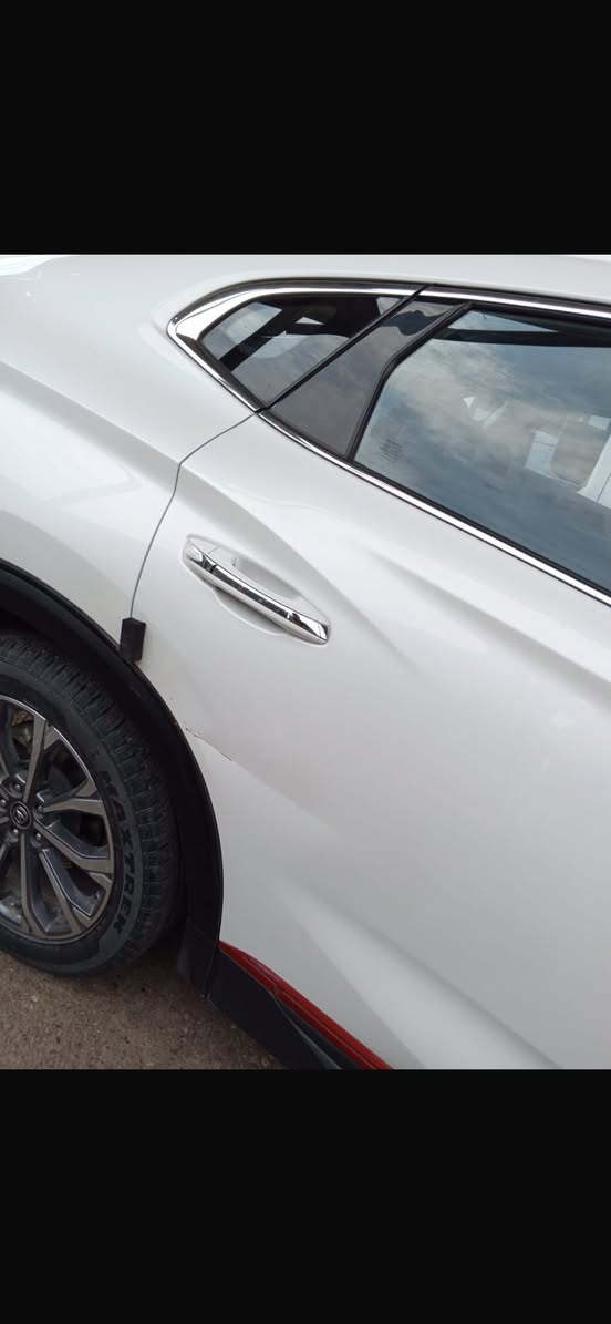 شانجان cs75 موديل 21 نظيفه جدا  ماشيه 59000 فوول مواصفات للأخير مكفوله وجاهزه من كلشي السعر 23500 مليون واذا قسط مقدمه 12 مليون وكل شهر 700 الف السعر الكلي 31 مليون مكانه الدوره ***********
