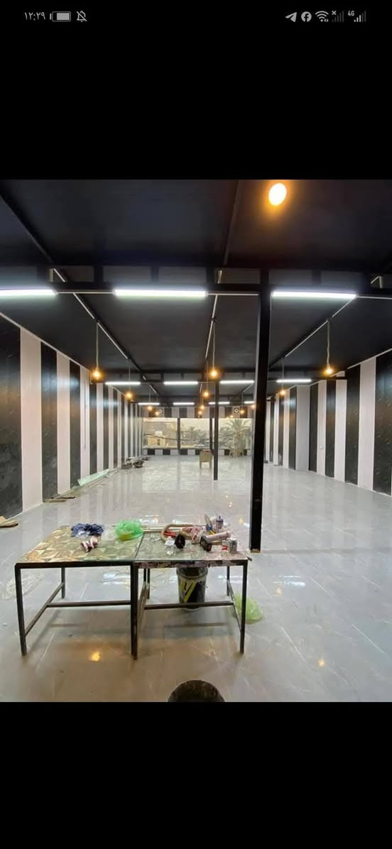 السلام عليكم
{ فرصه استثمارية}
بناية تجارية للبيع او مراوس المساحه 200 متر عباره عن قاعه طابقين ومحلات عدد2 الواجه 9 متر نزال 21 الوارد الشهري 1450 مليون واربعمائه وخمسون  طابو صرف زراعي سند 25 العنوان كميره قرب الجزيره السياحيه ويرهم مراوس هم  تفاصيل أكثر المراسله خاص او الاتصال على الرقم *********** وشكراَ للجميع
