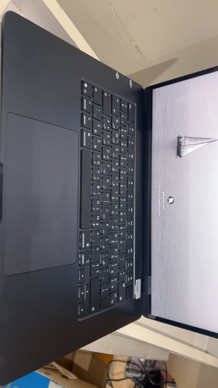 السلام عليكم اخوان 
للبيع بسعر 1.300 وبيها مجال قليل جداً‏
MACBOOK AIR 15 Inch M4💻
تاريخ الاصدار 2025 🔰
‏
256GB - 16 GB✅
بعدها داخل الضمان ❇️
نظافة 100‎%‎✅
بطارية 100‎%‎ ✅
⚠️عدد دورات شحن البطارية 23 دورة شحن ♻️

استخدام جداً قليل " الملحقات كاملة " 🔆
⚠️عليها بكچ حماية متكامل من لاسق شاشة + كفر حماية كامل + جلاتين كيبورد 
العنوان : بغداد شارع فلسطين 
رقم الهاتف : ***********
