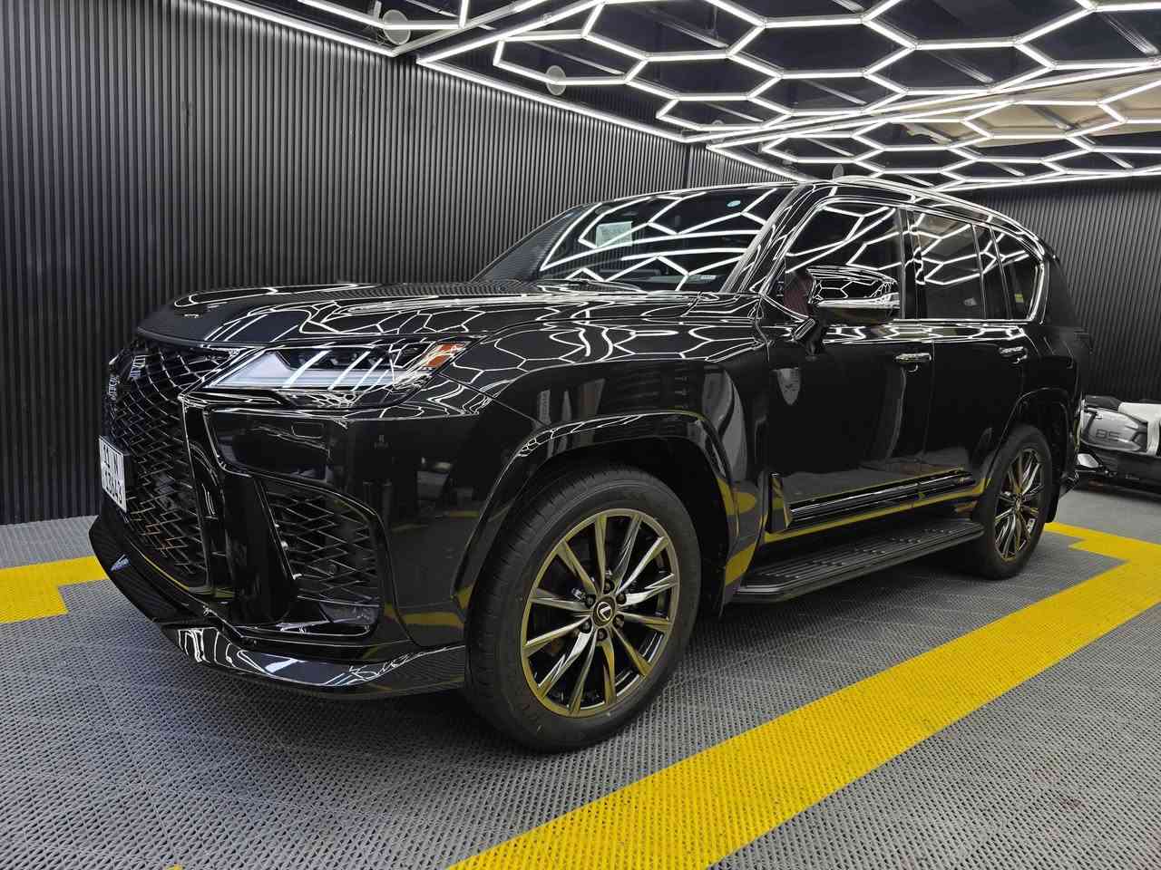 هل تخاف من خدوش السيارة؟
نقدم لك تغليف PPF شفاف 🔥/تغليف كامل السيارة 12 ورقة/
✔️ حماية من الخدوش
✔️ مقاوم للعوامل الجوية
✔️ مظهر لامع بدون تغيير اللون
- **ضمان 10 سنوات**.
للحجز مسبقآ ☎️*********** ☎️
📍 **الموقع**: بغداد القاهرة، قرب تانكي ماء القاهرة.
📩 راسلنا الآن واحصل على عرض خاص لفترة محدودة
#تغليف_سيارات#ppf
