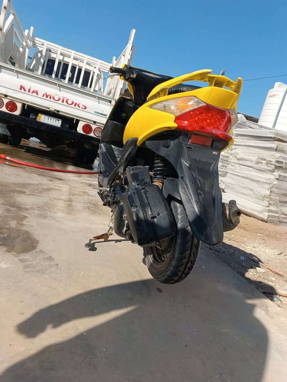 دراجه للبيع نظيفه وتايرات جدد توه شادهن 
سعرها 3،00 وبيها مجال للتواصل ع هذا الرقم 
***********
