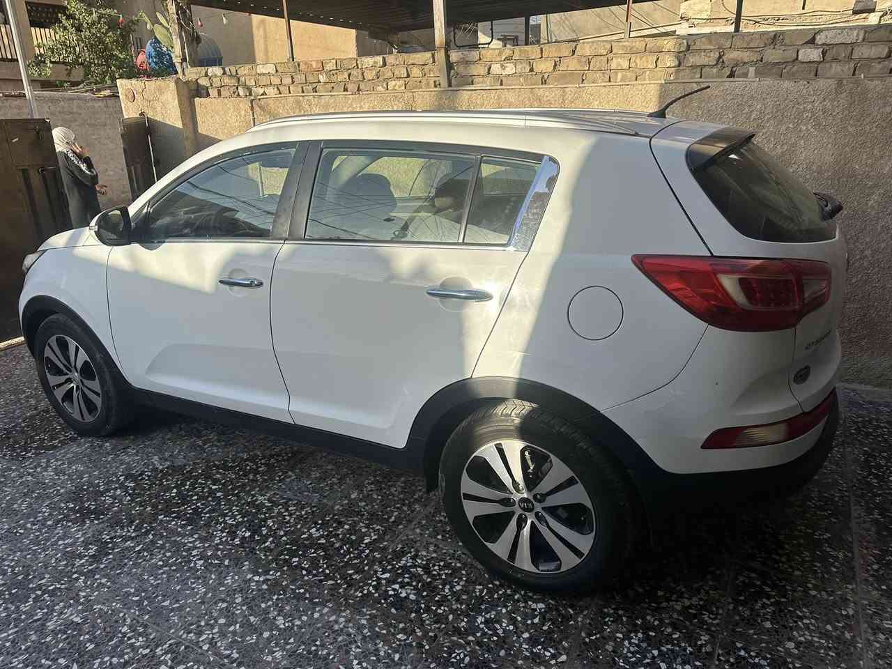 سبورتج 14 خليجي للبيع او المراوس بسبورتج 18 او 19 . مكفولة من الصبغ بيها بارد بالجاملغ الايسر وبارد كد شبر بالصندوك ومثله بالباب الأيسر محرك 2000 دوش ماشية 112 الف حقيقي كير ومحرك مكفولات تبريد فوول ، تايرات جيدة باتري جديد الكهربائيات كلها جديدة.
رقم بغداد الدولي الجديد باسمي
سعر البيع 155$.
مكاني بغداد البلديات
***********
