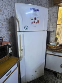 ثلاجه للبيع ب150 وبيها مجال  السيديه  07810267034