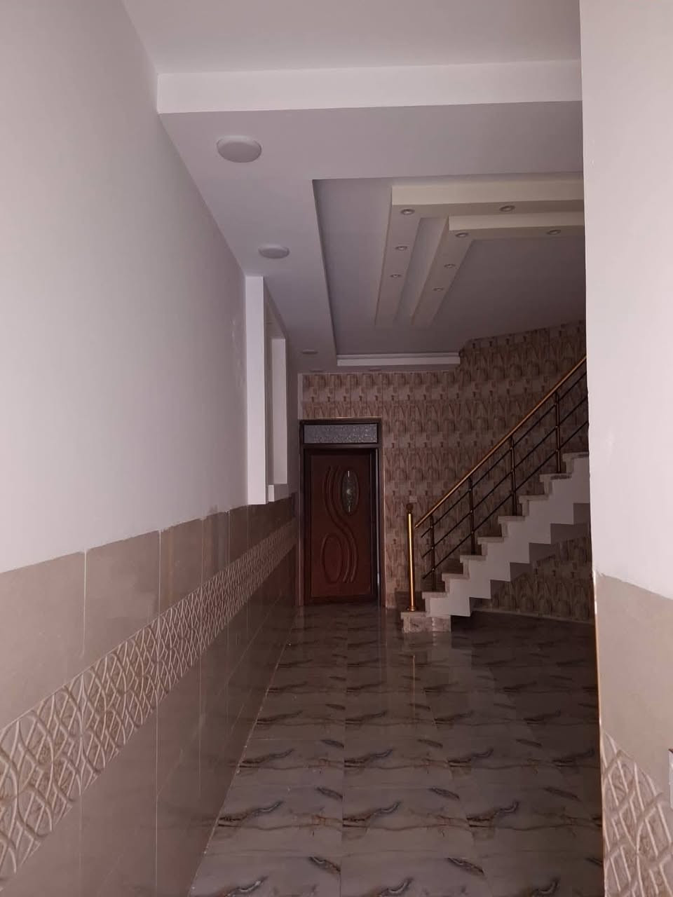 للأيجار الدار طابقين (المساحة100م)

حي الفلاح الأولى قرب جامع التقى  

الطابق الأرضي غرفة نوم وهولين  ومطبخ  وصحيات وكراج 

الطابق الثاني غرفتين نوم وهول وصحيات وبيتونة وسطح 

للأستفسار مراجعة مكتب الوطن للتجارة العقارات 
الموصل حي البلديات من جهة السكر قرب مول سانكو 

او اتصال بالأرقام التالية 
كورك ***********
آسيا ***********
