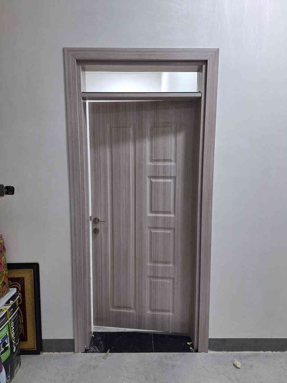 👑 الباب التركي: ليس مجرد باب... بل عنوان فخامتك وأمانك! ✨
هل تبحث عن القوة المطلقة والأناقة الفاخرة لمدخل منزلك؟
اختر الباب التركي المعالج حرارياً، بوزنه الثقيل الذي يصل إلى 70 كجم، حيث تلتقي التكنولوجيا المتقدمة بعبقرية التصميم. نحن نُقدّم لك الأمان الذي لا يُضاهى والمتانة التي تدوم للأجيال.
🚚 الفخامة الآن في متناول يدك... أينما كنت!
لا تدع المسافة تقف عائقاً بينك وبين باب الأحلام.
نحن نُسهّل عليك الحصول على بابك التركي الفاخر بضمان وصوله إليك، لأن راحتك هي أولويتنا:
⚡ توصيل سريع ومؤمن: نضمن وصول الباب بأمان تام إلى باب منزلك، مع مراعاة الحماية الكاملة لقطعة الأثاث الفنية هذه.
🗺️ لـكـافـة الـمـحـافـظـات: خدمة توصيل شاملة لكل منطقة في [اسم البلد/المنطقة التي تخدمونها]، لنوفر لك الجهد والوقت.
🔑 خطوتك نحو التميز تبدأ الآن:
اختر الباب التركي... فخامة تبدأ من العتبة، وتصل إليك أينما كنت!
📞 تواصل معنا اليوم لتشاهد كتالوج التصاميم الفخمة وتحدد موعد التوصيل:
للاستفسار: *********** استاذ حسين
