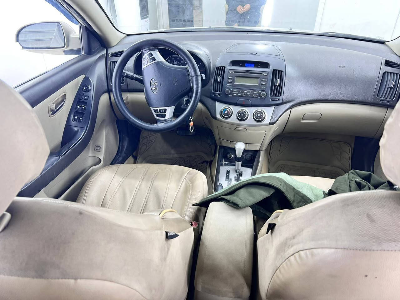 النتر 2010 وارد أمريكي سونارها مرفق مع الصور مكينه 2000 هزه جديده ارقام جديده جاهزه من كلشي فتحه السعر 100 وبيها شي بسيط مكان السياره ديالئ سيف سعد الغالبيه رقم ***********
