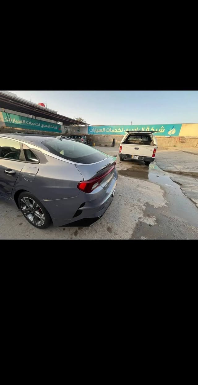 سلام عليكم 
خوان                                                K5
محرك 1600 T مرغوب ✅ 

رقم بغداد مشروع وطني 

باسمي سياره تحويل ثاني يوم 

مكاني بصره 

محرك ✅

كير ✅

تبريد ✅

حداديه ✅

تخم تايرات ✅

فول مواصفات ما عده لفتحه ✅

ابواب بصمه ✅

تشغيل بصمه ✅ 

تشغيل عن بعد ✅ 

صندوق ذكي ✅

مثبت سرعه ✅

تحكمات ستير كامله ✅

لد نهاري المرغوب اصفر ✅

كامره خلفيه ✅

حادث سياره بأمريكا ناشره 

حادث بل عراق 

سياره شتريته بيه بابين وجاملغ 

وبيه خدوش بطرف البنيد ولقماره خفيفات يرجعن بارد 

سياره ماشيه 70 الف 
 
لون رصاصي مرغوب 

متواجد على فيس واتساب 

***********
 
خوان مستعجل على بيع
