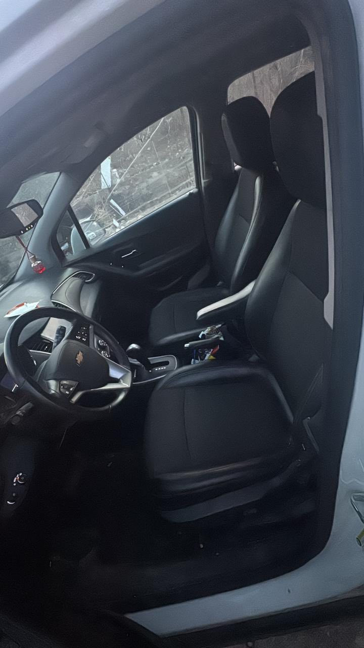 تراکس مودیل 2023
ماشي ۳۳ میل
مواصفات فول
بدون صبغ 
سعر 130$
رقم کوریک واتساپ ***********
