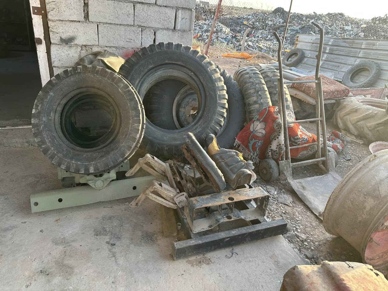 سلام عليكم توجد غراض عنتر ٧١ من جهاز رفع باور ستيرن تايرات مال عرباين توجد كافت انواع الغراض ثكلات اماميه خلفيه انواع الغراض جديد ومستخدم كلشي موجود يم ابو كيان العنوان كوت شيخ سعد الستفسار عل ***********
