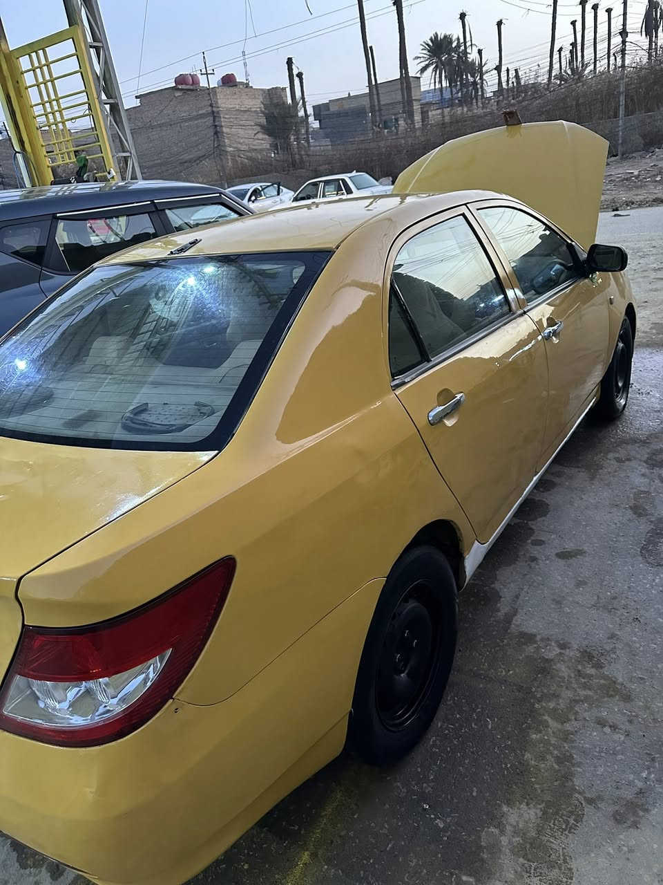 السلام عليكم   للبيع  او المراوس بي واي دي  اف ثري.  موديل 2011 سياره نظيفه وجاهزه كير مكينه كفاله كهربائيات حداديه نقص دبلات خلفيه فقط غرفتها جديده السياره توها مبولشه وضمان البوليش سنه كامله تخم تاير نضيف ملاحضه جاملغ الخلفي جهت السايق الداير مالته يرادله تعمير فقط هاي ضربتها  موضح بلصور سياره عليها هيئه 150 ينزلن من السعر مداور مباشر للاستفسار الاتصال على الرقم *********** سعرها 40 وبيها مجال مكاني كربلاء
