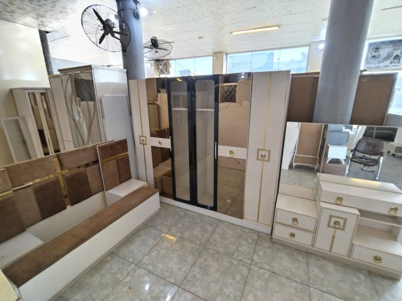 غرفه نوم تركي ٨ قطعه نضافه جيده مستخدمه بسعر مميز
590 الف مع النقل والشد الطابق الأرضي داخل محافظة النجف الاشرف ***********
