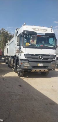 اكتروس • موديل ٢٠٠٨ • قاطرة ومقطورة