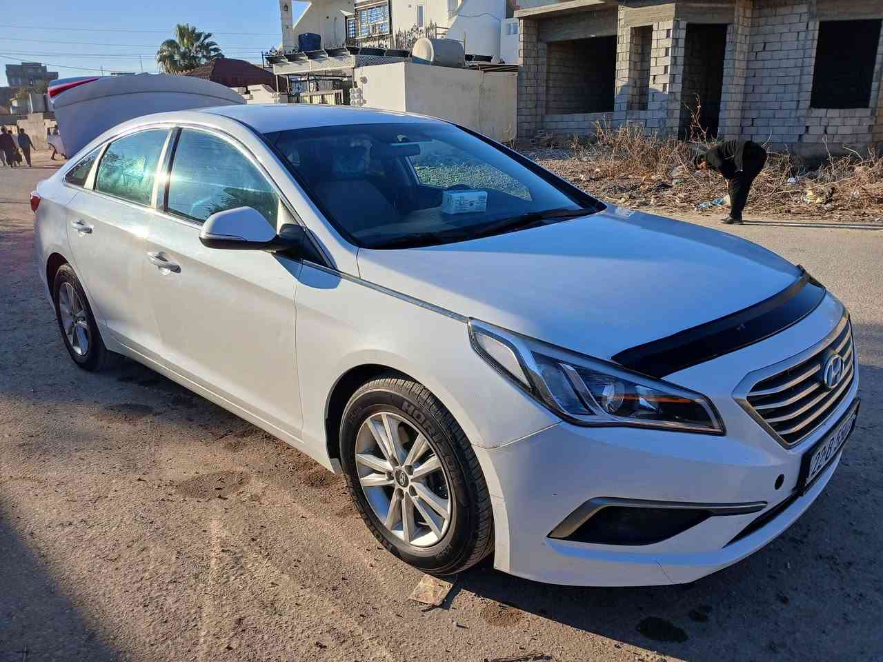 السلام عليكم
سوناتا 2017 وارد امريكي 
رقم اربيل بأسمي 
ضررها من امريكا قبغ الصندوك صبغ بس الوجه من فوك
وصار بيها بالعراق باب الأمامي عكس السايق ومبدل اصلي 
بيها تقشير بداية السقفيه شويه
وبيها مكانين صبغ كد شبر
بدون دواخل بدون ايرباك بجم كبس 
سياره ماتصرف عليها كلشي جديده وجاهزه
مكان السياره صلاح الدين الشرقاط
السعر 125 وبيها مجال
***********
***********
