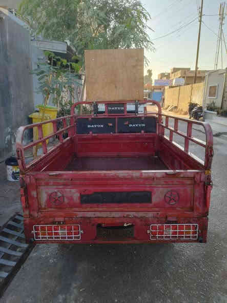 ستوتة دايوان موديل 20
أوراق كاملة 

اي نقص مابيها محرك مكفول صوتهة ما ينسمع
مكاني بغداد 

ويالة سايبة تايرات جدد+سبير و جك 

كاملة مكملة كبل تطلع للشغل 

كهربائيات كلهة كاملة عالي ناصي اشاير دبل إشارة 

و هذا رقمي:-***********
