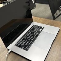 ماك بوك برو • ١٦ بوصة • ٣٢ جيجا رام