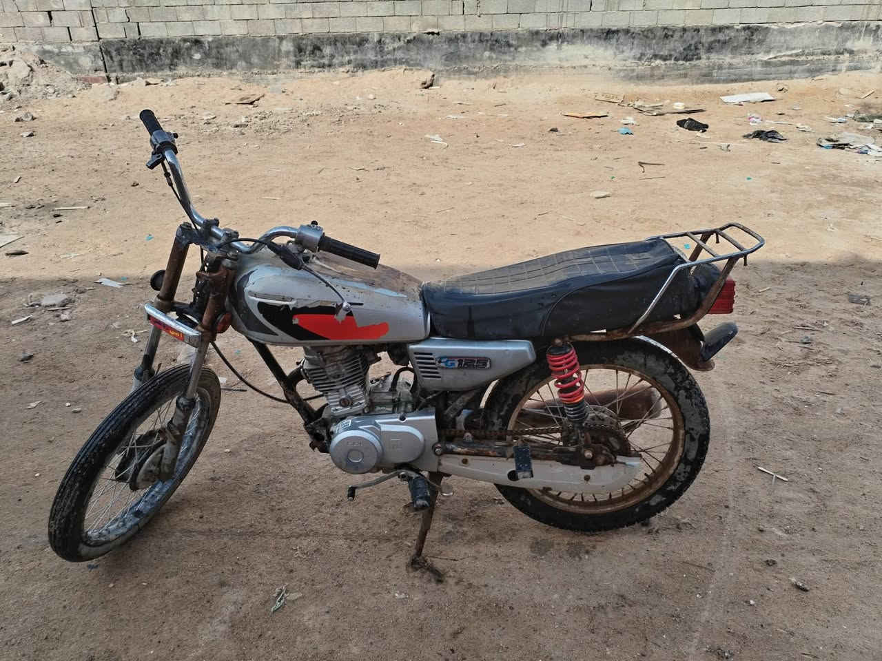 السلام عليكم دراجه ايراني البيع سعره 325 وبيها مجال مكاني البصره مكينه نضيفه كلش
بس فقط الجبنات سويهن دراجه كلك


**إذا كنت صاحب هذا الإعلان وتريد حذفه لأي سبب، رجاءا أرسل رسالة إلى الدعم الفني**