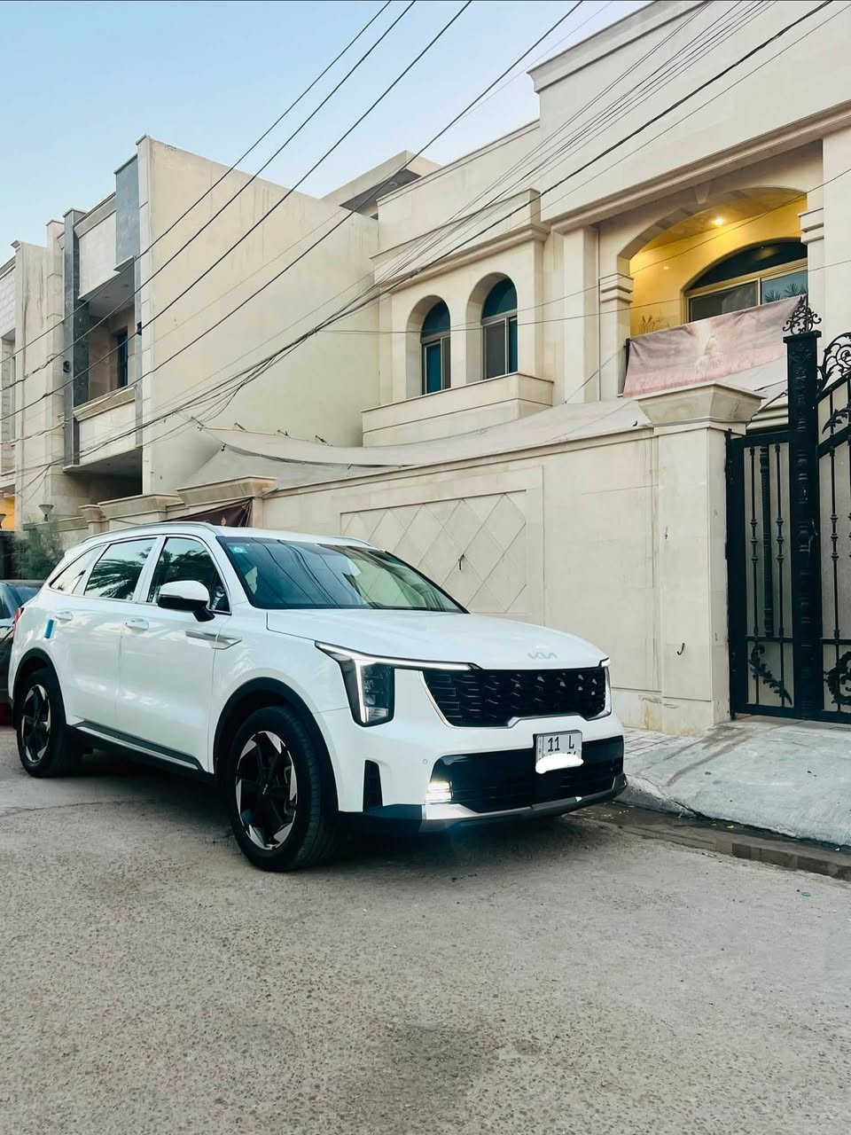 السعر ٢٧٣ ورقه
السلام عليكم للبيع سورنتو ٢٠٢٤ السياره ضمان الدولي ٥ سنوات أو ١٠٠ الف كيلو  السياره جديده أخت الزيرو ماشيه اربعينات مكفوله من الصبغ ولبارد ولتبديل ولحار بيه ملاحضات بسيطه مواصفات السياره  كير ماوس كشنات السياره كله كهرباء حساسات اماميه وخلفيه تشغيل عن بعد 7راكب لدات ٦٤ لون ترحيب لد ٣ قطع تبريد بردات خلفيه بلاديه بصمه ويل ١٩ جام اوتو رقم بغداد نكليزي وبعد بيه وهواي مواصفات مكاني بغداد الرصاافه السعر ٢٧٣ وبيه مجال بصيط الهاتف ***********
