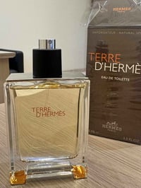 ١٠٠ مل • رشات للتجربة • توصيل