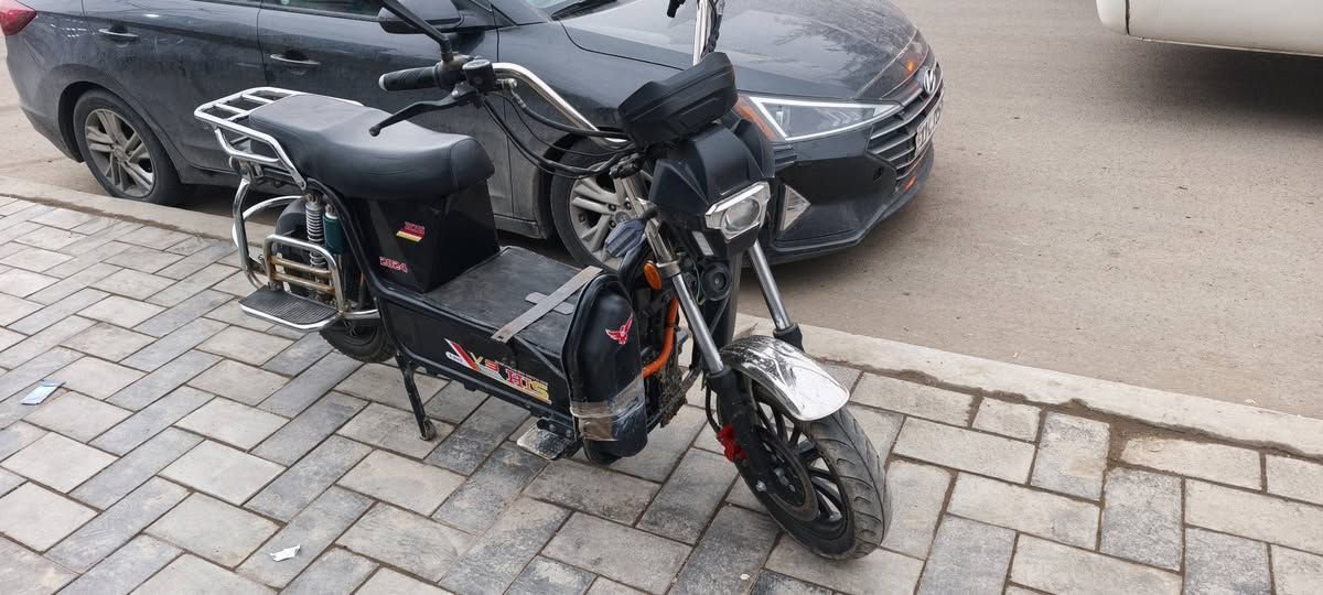 هارلي حديد للبيع نظافة فول بطاريات ليثيوم 
30 امبير مابيها نقص كلها شغالة السعر بـ750 الف بسعر البطاريات العنوان كرادة قرب ساحة كهرمانة ***********
