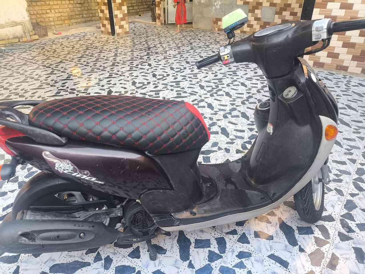 السلام عليكم دراجه فله دراجه جديده ما متعوبه حلوه  مكينه ناعمه كفرات بلاديه كلشي بلادي دراجه خير من الله 2011 السعر 900وبيهه مجال حك الجيه  العنوان العماره منطقه ابو رمانه ***********
