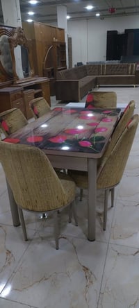 ميز طعام نضيف كلش  6 كراسي سعره جدا مناسب  للستفسار أكثر الاتصال او مر...
