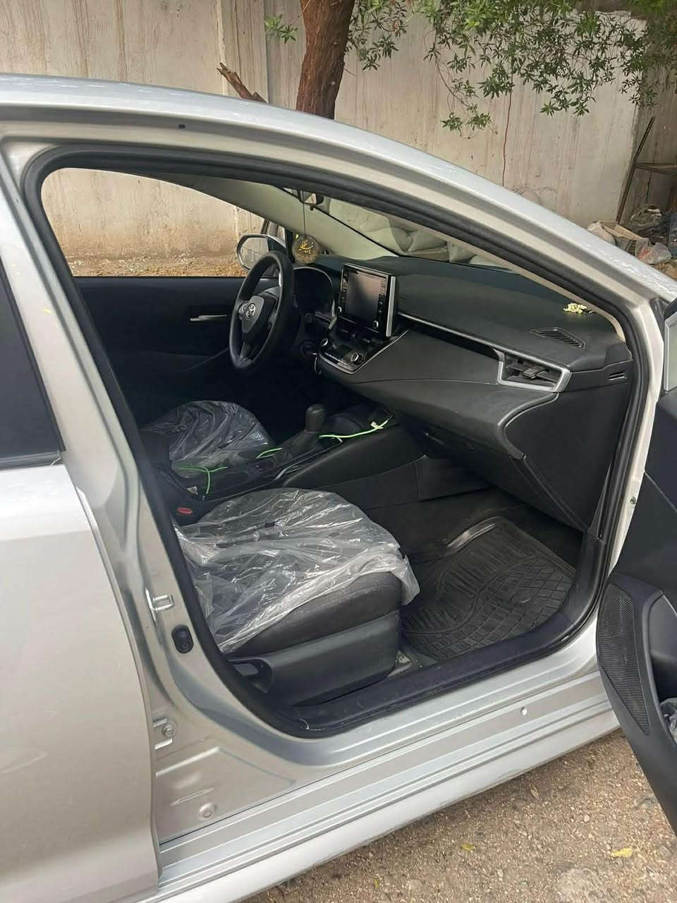 السلام عليكم مكلف بنشر كورلا موديل ٢٠٢٠
جاهزه من كلشي حادثه موضح بصور 3قطع صبغ فقط 

سياره بدون ارباك مكانها بغداد اتصل علا صاحب السياره اني مكلف مكلف 

‭***********‬ 

سياره ارقام انكليزي بسمنه ماشيه ٧٥مايل 
السعر 123
