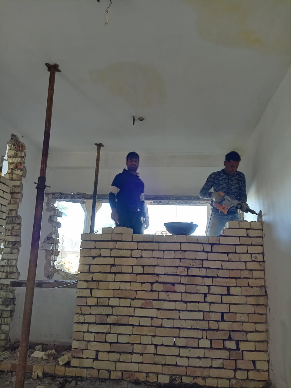 سلام عليكم 
يوجد كادر عمل في جميع مناطق بغداد نشتغل كرست وعمل اوفقط عمل أو عل دبل حسب الطلب شغل تسليم مهندس والاستفسار الاتصال على الرقم :*********** ابو علي
