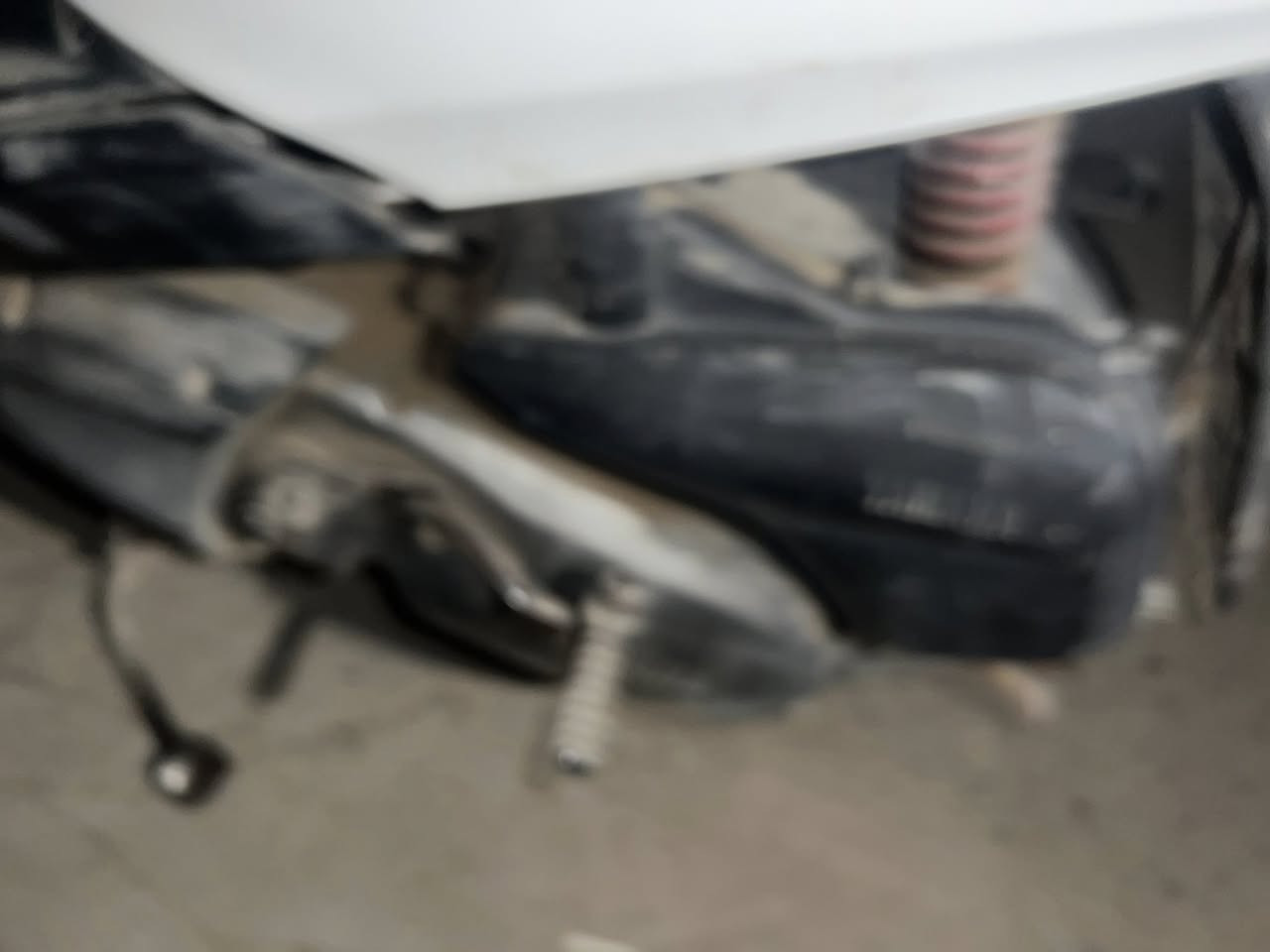 دراجه بريز معمره جديد للبيع دراجه نضيفه مكفوله ونواقصه بسيطه كلش هاي صوره وهاي تشغيلتها سعر 500 وبيها مجال شكو شي ابيض تجاري باقي اصلي ماصده اصليه متواجد واتساب ***********
