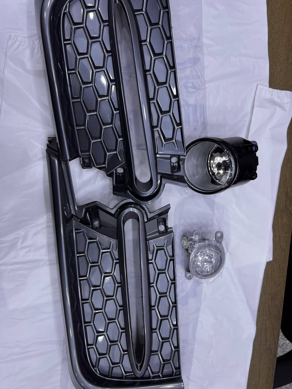 السلام عليكم  على بركة الله تم وصول وجبة جديدة من المواد 
توي—وتا … ني——سان
ماسكات دعاميات لايتات -جاملغ- بنيد- بطانة - درع محرك
شباك- بروجكتور - جام لايت
 كامري جميع الموديلات
كورلا كروس 
فرونتلاندر
نيسان سنترا 
سني هندي
كورلا جميع الموديلات
 جملة مفرد 
مكتب انوار الضامن
***********محل 
***********ياسر
***********محمد
