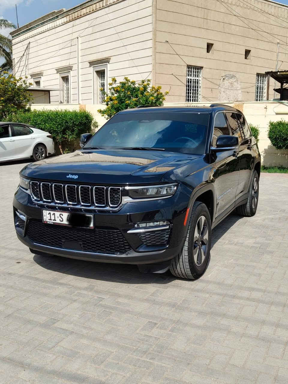 جيب كراند شيروكي 4xe موديل 2024
ماشية 20 الف 
مواصفات فول 1/1 
سنوية جديدة تنتهي 2031
رقم بغداد
كير ومحرك مكفول السيارة جديدة من الداخل والخارج 
ضررها موضح بلصور
للبيع فقط وليس مراوس
سعرها 34000
مكان السيارة بغداد الغزالية 
رقم التلفون ***********
الضرر فقط موضح بلصور 
صبغ فقط على كد ضربة الصندوق صور الحادث موجودة بلمنشور
العنوان بغداد الكرخ
