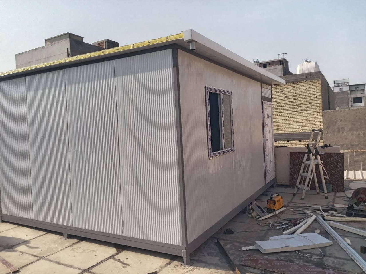 السلام عليكم حداد متنقل كافة
أعمال التصليح أبواب شبابيك كرفانات غرف سندويج وكل شي يخص الحدادة قمريات ***********

