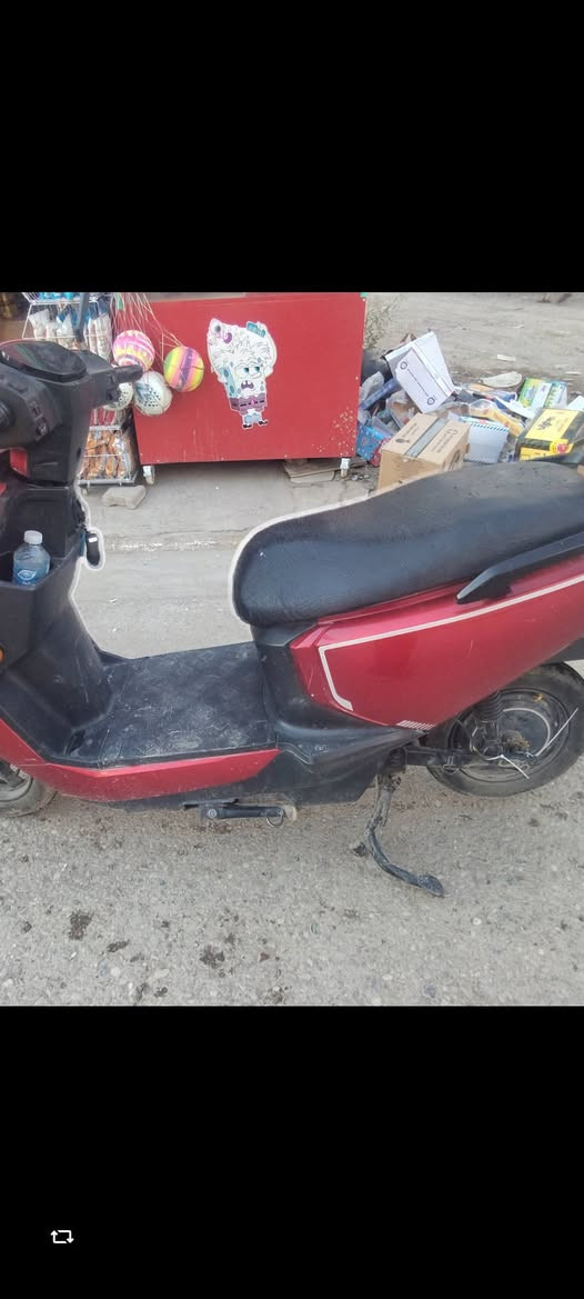 متاح دراجه راجه نضيفه  بصمتين وسويجين  انفخن البطاريات وعطلت  كهربايات كله شغاله ابيع عاطله وبدون بطاريات اليعر 150 بغداد الجزيرة السياحيه هاتف *********** بغداد, العراق
