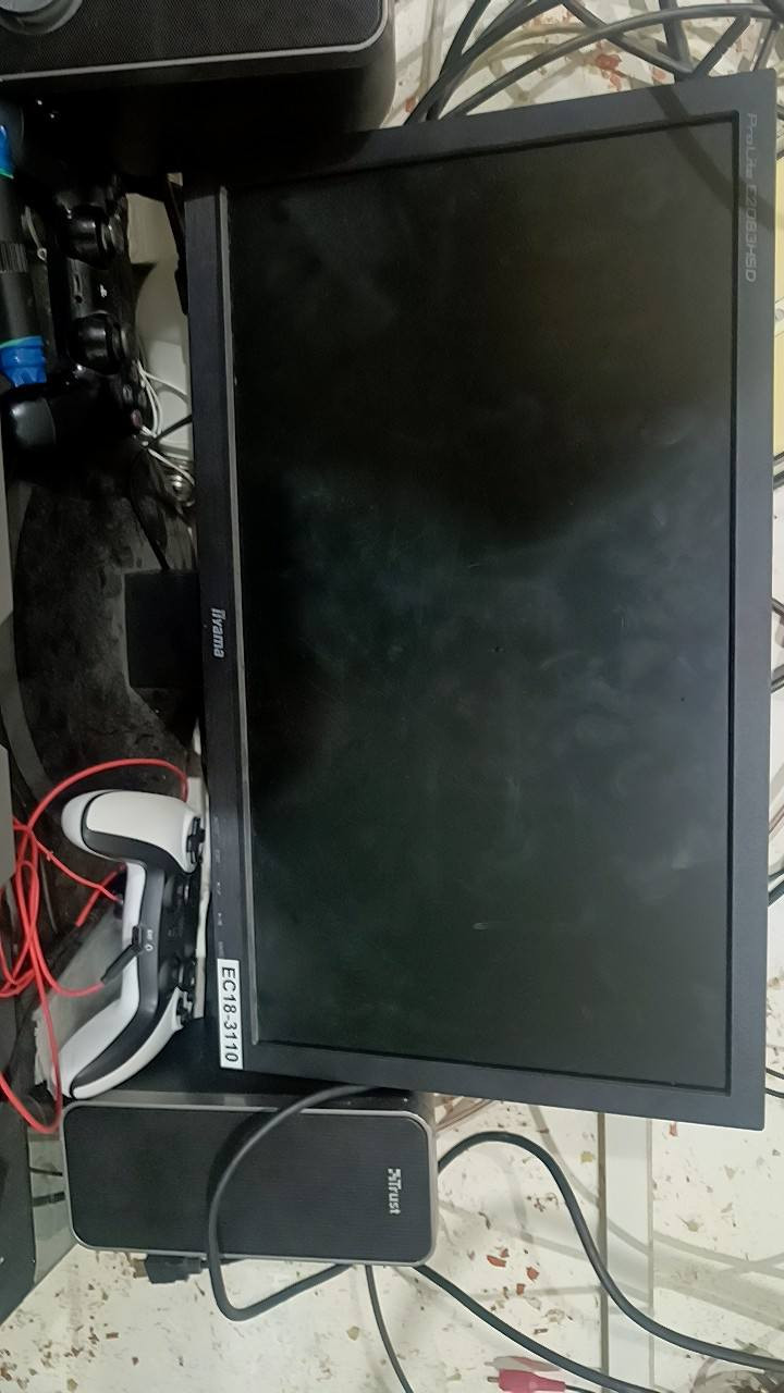 حاسبات مستعمله مع شاشه الحاسبه بدون هارد والحاسبه مع كل ملحقاتها عده الماوس والكيبورد سعر:150 مع شاشه
مواصفات الحاسبه رام4 جيجابايت معالج Core to Duo مع سي دي روم عدد واحد نظام DELL


**إذا كنت صاحب هذا الإعلان وتريد حذفه لأي سبب، رجاءا أرسل رسالة إلى الدعم الفني**