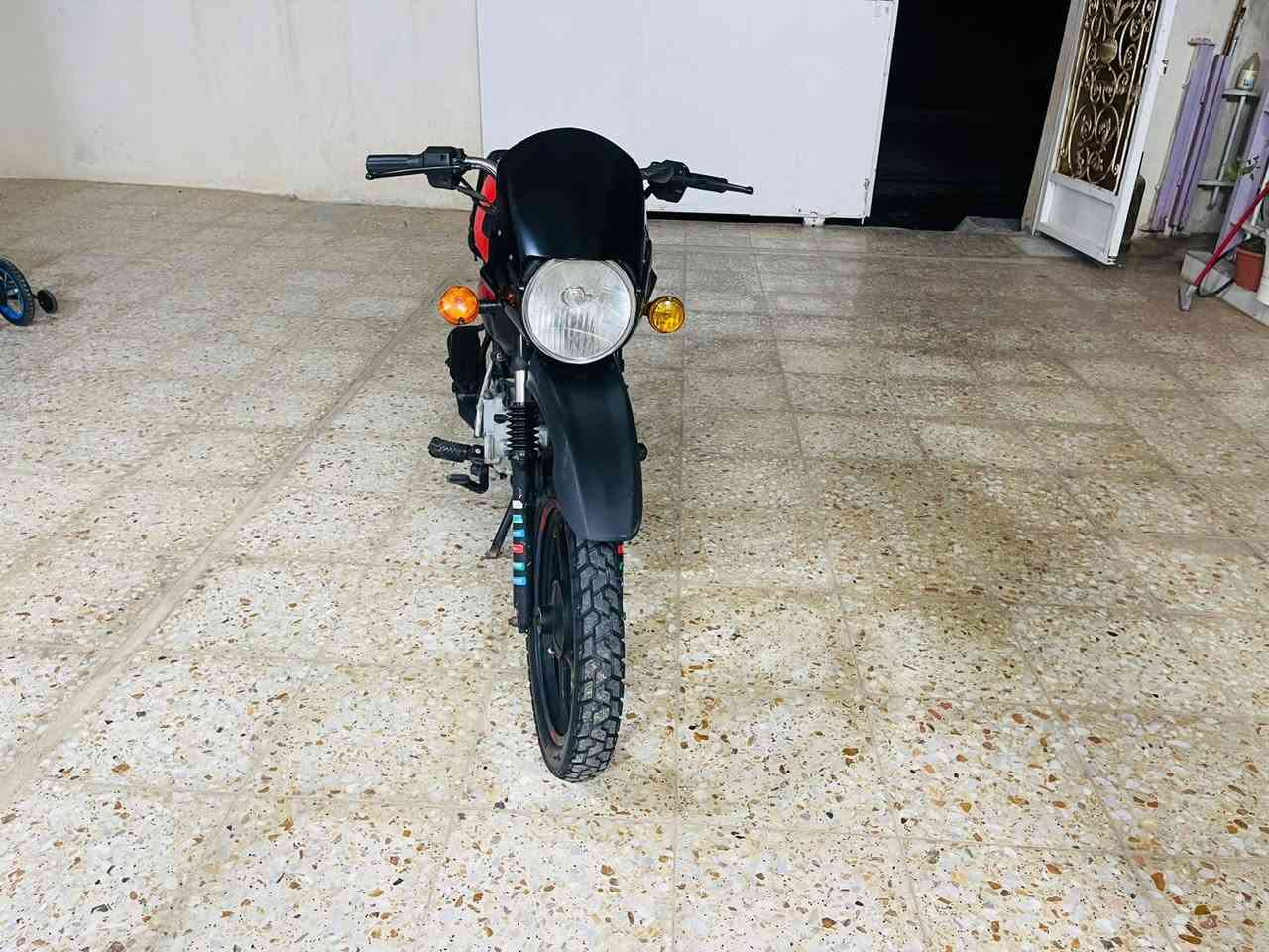 السلام عليكم دراجه بوكسر موديل 22 دراجه نضيفه وحلوه كله شغاله أوراقه ضايعه اكفلك سرقه مكاني بغداد حي اور السعر 875 لستفسار اتصل على الرقم ***********
