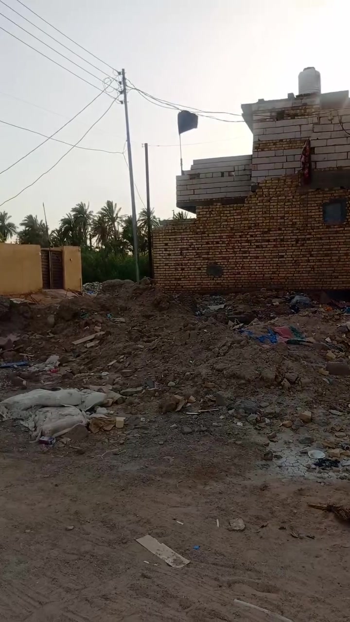 قطعه ارض زراعيه للبيع مساحته 100م طولهه وعرضهه 10/10ركن بلطليعه قبل مدرسه الامامين بفرع ومسجله وصل بلبلديه
***********
