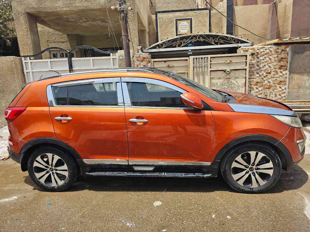 السلام عليكم سبورتج خليجي 2012 القمارة بنوراما
بيها شخوط خفيفة رقم بغداد جديد 
السعر 142$
الهاتف /***********4
