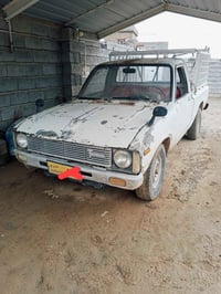 للبيع بكم ثمانين 80  سياره جاهزه  مجهزه شايله حالها محرك شرط كير شرط ش...