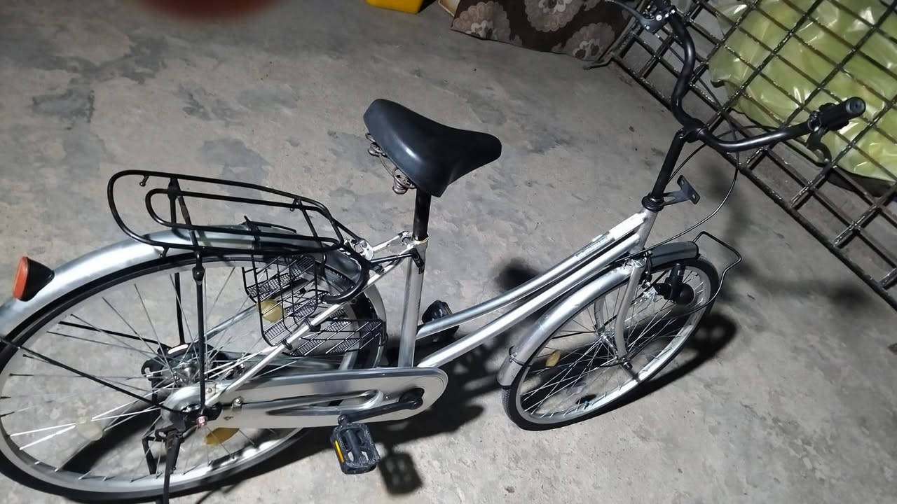 السلام عليكم بايسكل للبيع 2025 برقي ما مفتوح حاويه اجدده من الجديد بصره قبله 
***********
